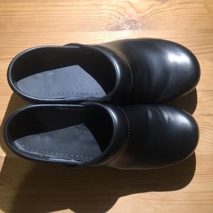 Sanitary black leather clogs size 37